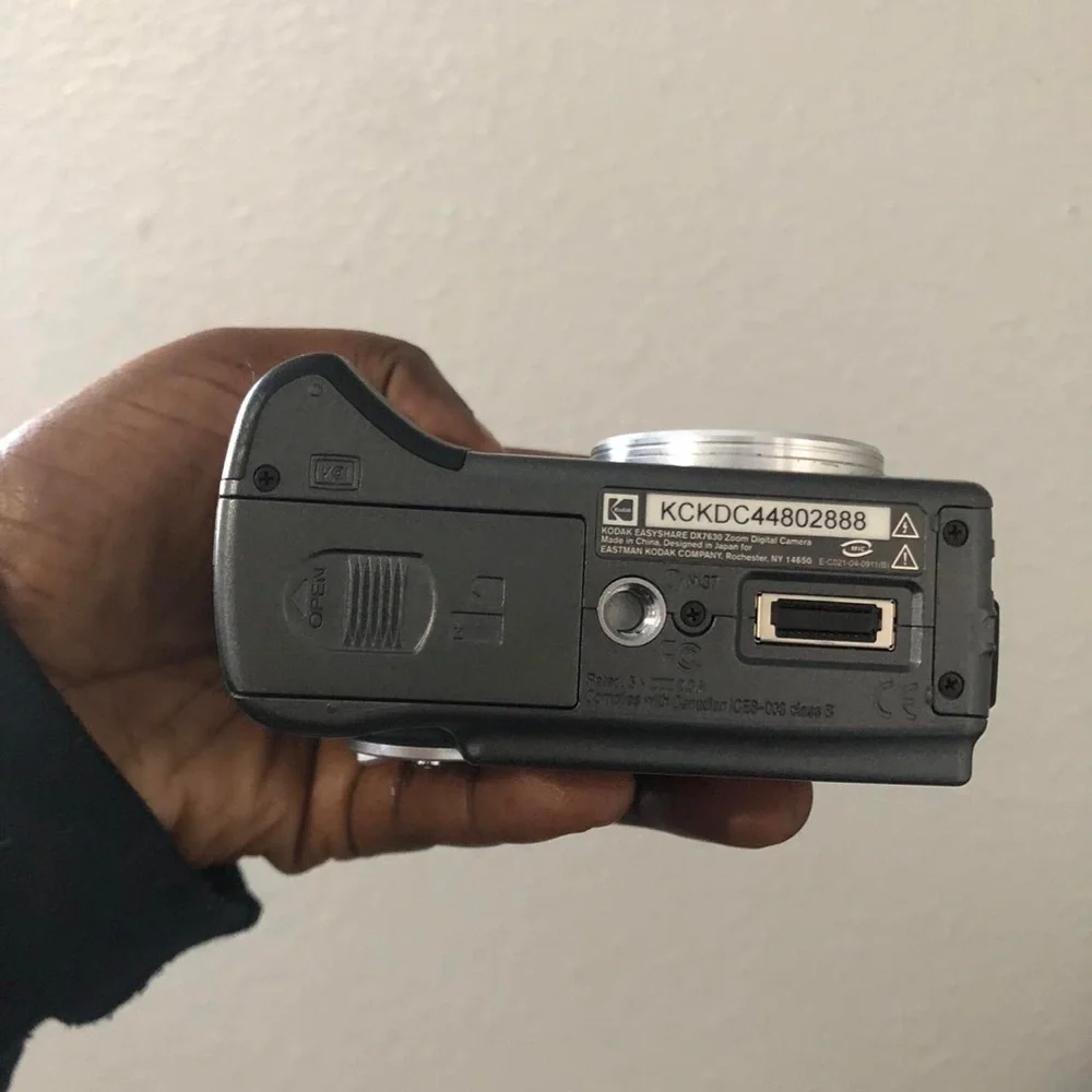 Kodak EasyShare DX7630 6.1MP Zoom Digital Camera & Battery & Charger WORKS GREAT